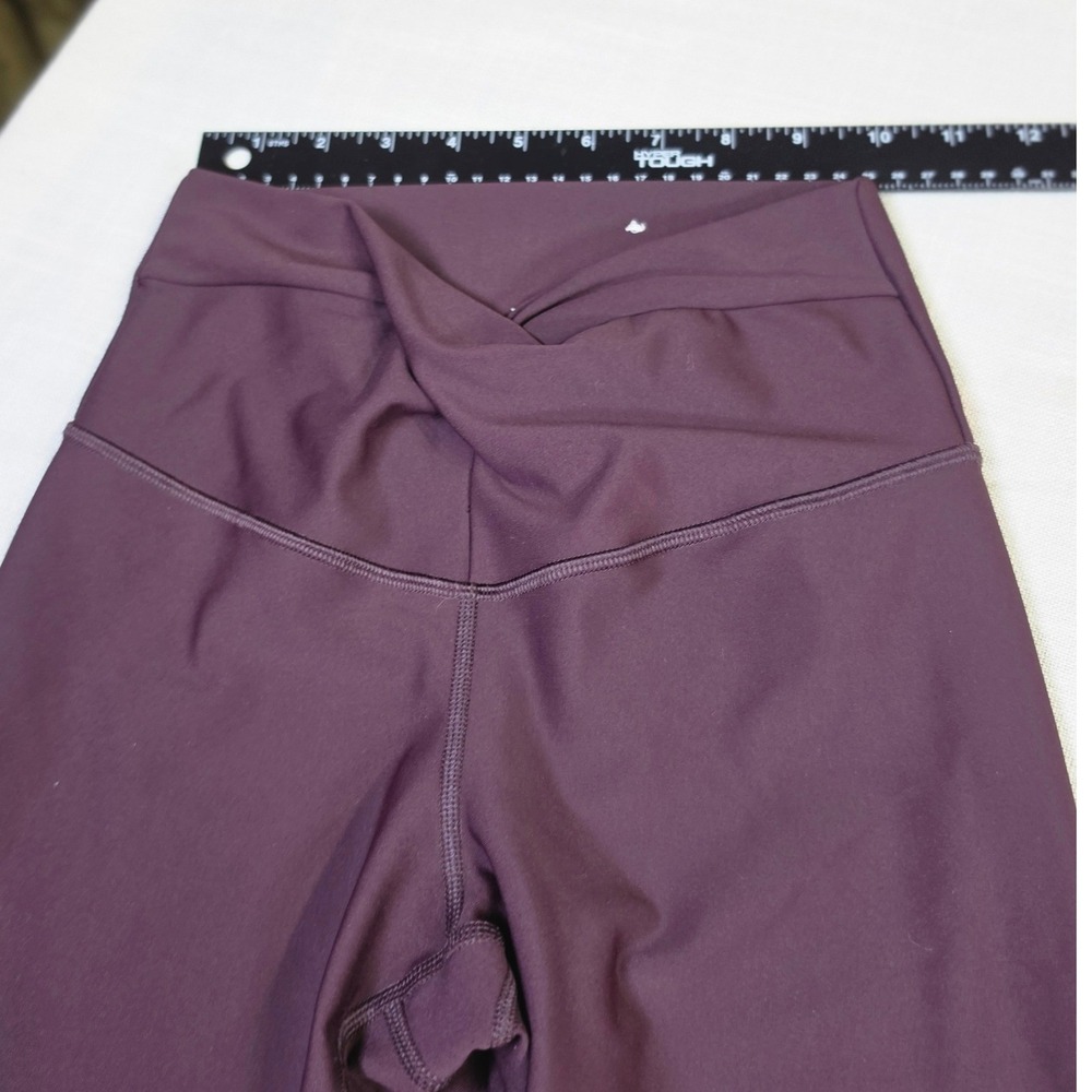 Old Navy Powersoft Extra High Rise Crossover Leggings XS Plum Purple Go-Dry